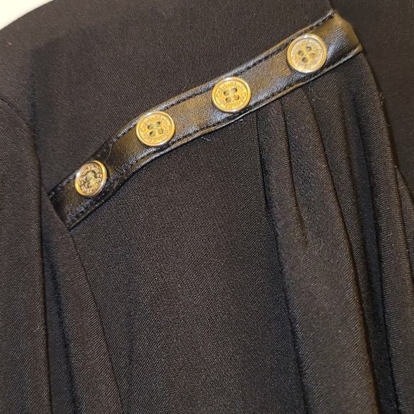 ♻️ 5/$50 3/4 Sleeve Calvin Klein Shirt - Picture 3 of 5